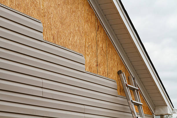 24/7 Emergency Siding Repair experts in Medford, NY